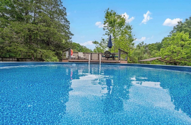 The Cozy Cottage Getaway | Private Pool & Hot Tub