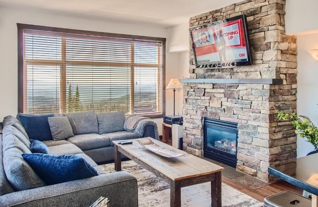 The Crescent 201 by Okanagan Premier