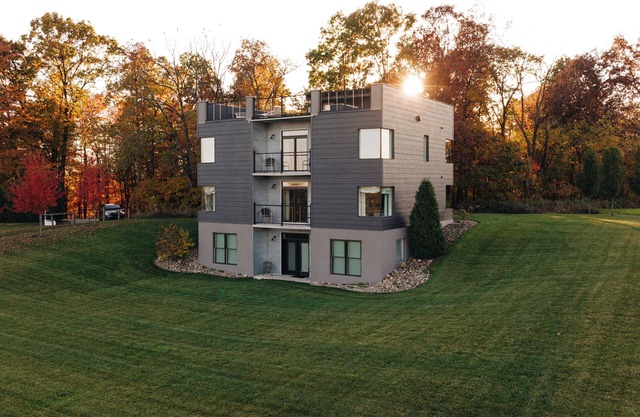 The Dwelling Apt 1 | Rooftop Terrace w/Kitchen + Fire Pit!