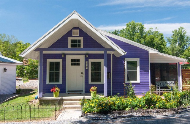 The Eggplant Cottage in Jonesborough, Tennessee