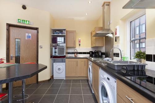 The Emporium - Huntingdon Street - Your own City Centre Self Catering Accommodation and 3 Bathrooms - Full Kitchen to Cook as you would at home and Parking for Cars or High Top Vans at five pounds a day