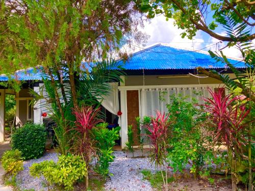 The Family Ozone Pool Houseบ้านพักตากอากาศส่วนตัวกว้างๆแฟมิลี่โอโซนพลูเฮ้าส์3ห้องนอนหลักและ1ห้องเสริมเตียง2ชั้น3ห้องนำ้1ห้องครัวรองรับ8-12ท่านเสริมได้5เป็น17ท่าน By The Mountain Ozoneบ้านโอโซนขุนเขาแก่งกระจาน