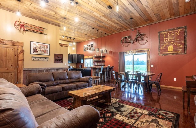 *The Famous Dells Rustic Shed-Brand NEW Game Room!