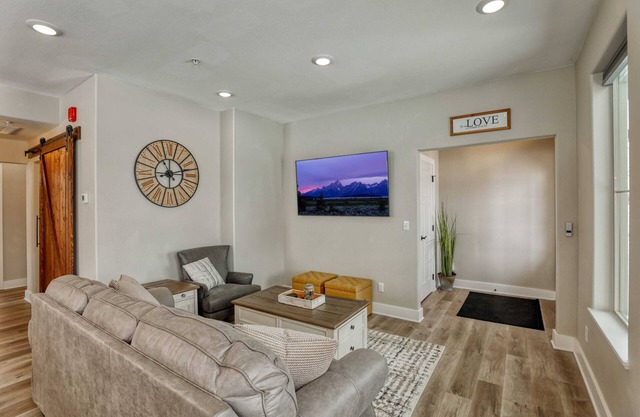 The Farmhouse at Lincoln Suites, Sheridan Wyoming