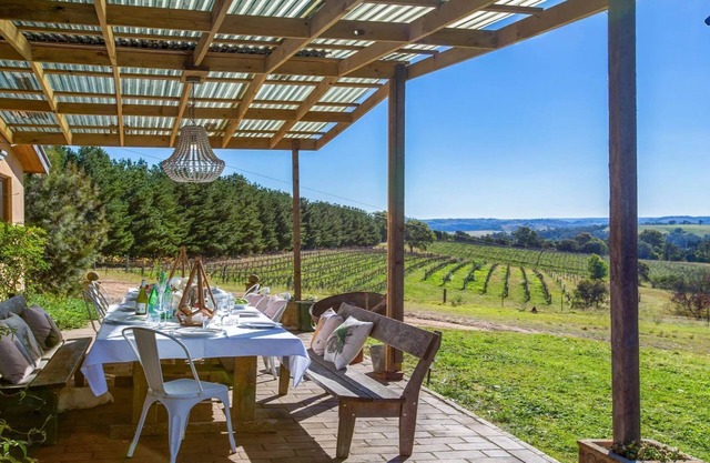 The Farmhouse — Relax in a rustic private sanctuary, pet and family friendly