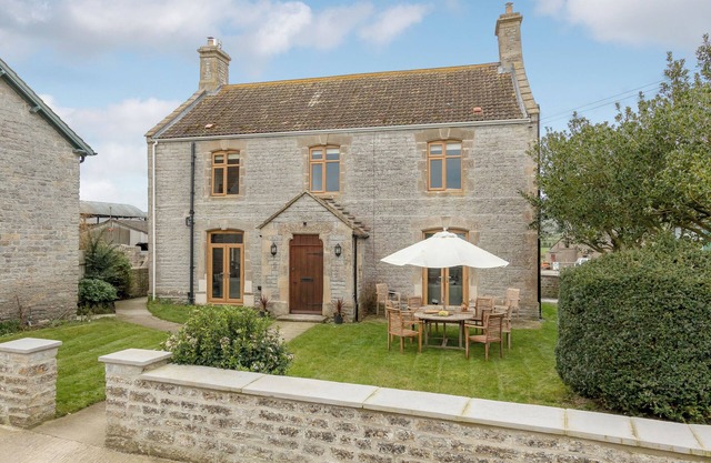 The Farmhouse - UK10655