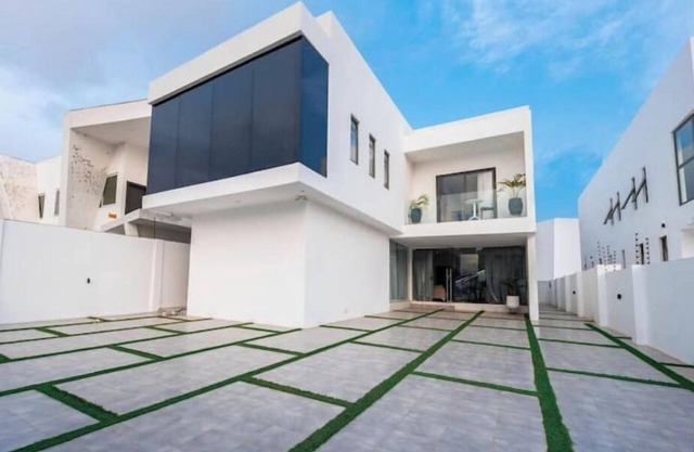 The Fii, Elegant Home in Accra, 7 mins away from Airport
