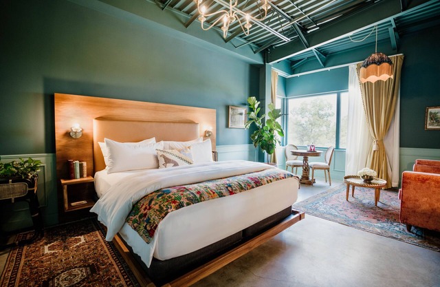 The Frances Modern Inn