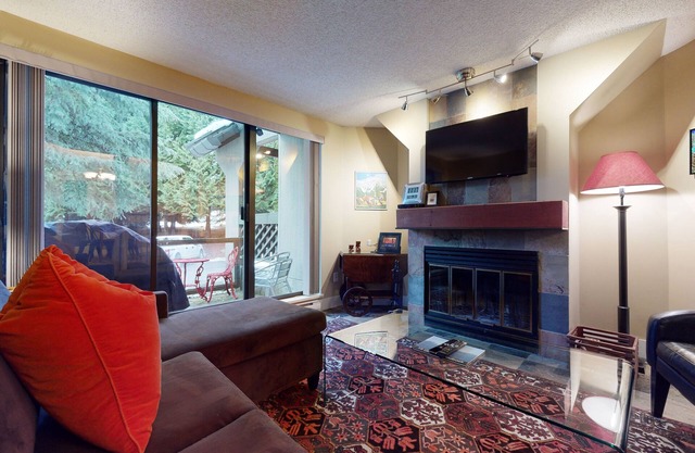 The Gables - Newly Renovated, Best Location in Town, Quiet Yet Central