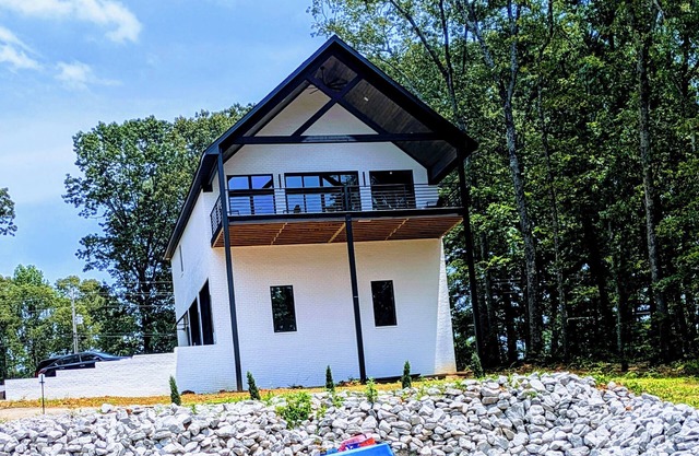 "The Gamers Garage" Lakehouse w/Game Room & Boat Pier