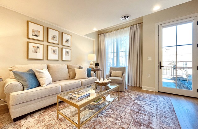 The Garner, 2BR Luxe Stay by Velvet Ditch Villas