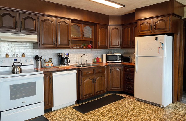 The Glen! Country living at its best, but close to amenities. n