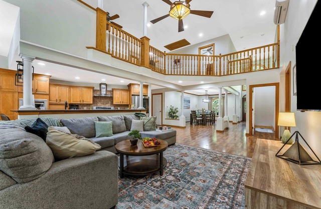 The Grand Sage | 10BR Retreat w/Hot Tub, Sauna, Luxe Furnishings, King Beds