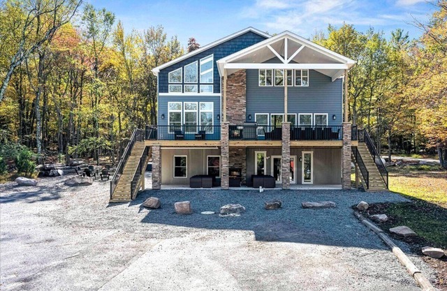 The Grand Splash Retreat -nSpacious 10BR,7B Brand New Villa