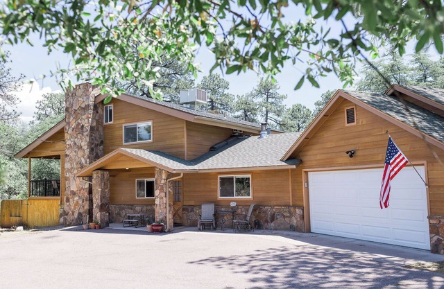 The Granite House: Spacious 5-bedroom house in charming Payson with WiFi, AC