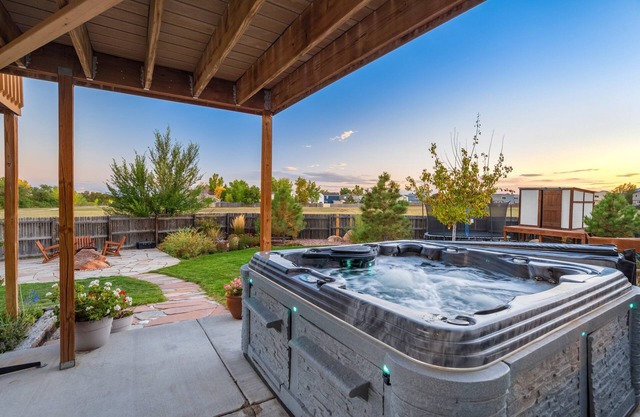 The Great Escape | 6BR Gym Hot Tub Pets OK!