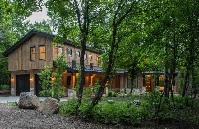 THE GREAT ESCAPE - Modern Luxury Mountain Estate, Private, Hot Tub