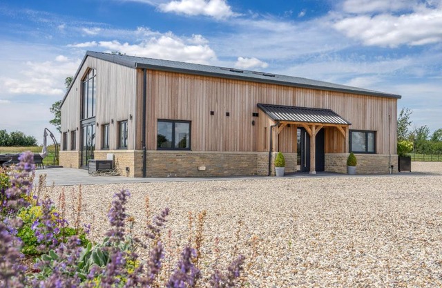 The Grove - Converted Cattle Barn
