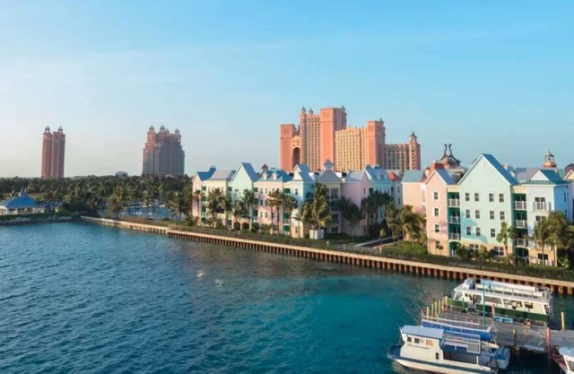The Harborside Resort at Atlantis