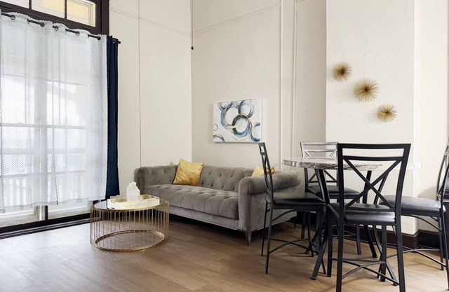 The Harrison E - 1BR-1BA Apt