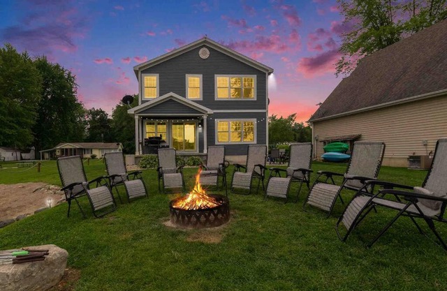 The Heron House-On The Lake!