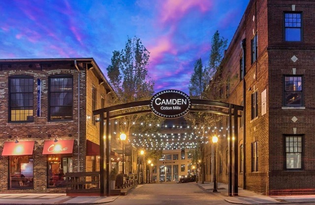 The Hidden Jewel, Modern Chic Studio in Uptown Charlotte