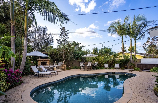 🌤~The Hideaway 4BR Lux Home w/ Pool & Hot Tub~🌤