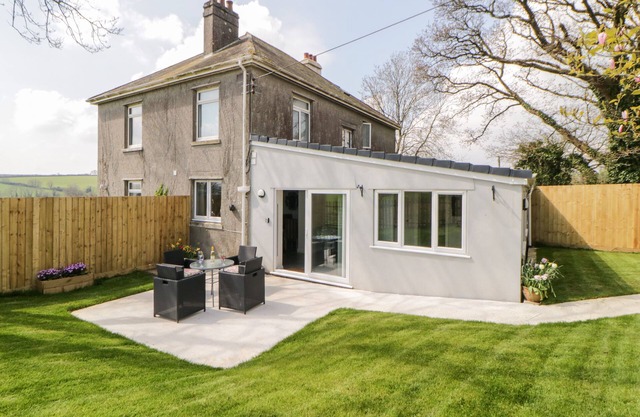 THE HIDEAWAY, family friendly, with a garden in Aveton Gifford