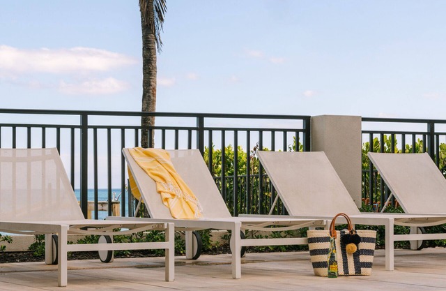 The Hillsboro powered by Sonder | Superior King Suite+ w/Balcony