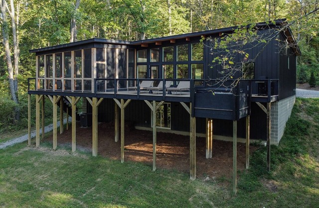 The Hollow House-A Modern Affordable Luxury Escape