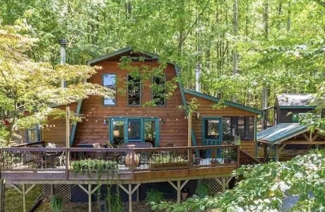 The Home Away Chalet✨ Views! Fire pit! Jacuzzi!