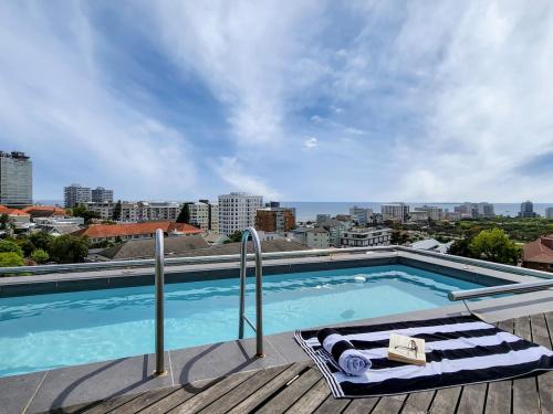 The Honeycomb on S 2 Bedroom Modern, Secure, Central Apartment