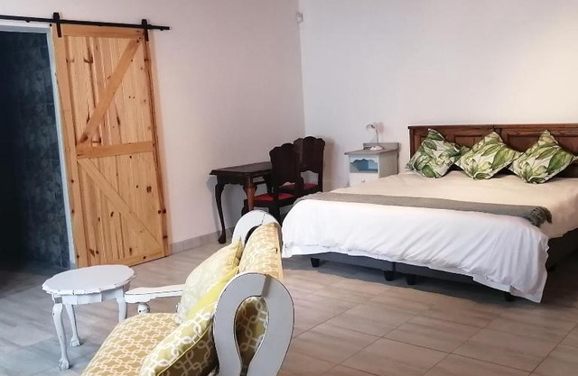 The House Guesthouse-Fox's Lair, bachelor apartment near schools