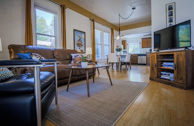 The Hyde House: One Block To Boise's Hyde Park-Enjoy Eateries, Coffee, Ice Cream