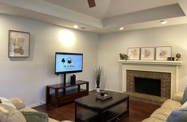 The If-House Concept: Comfy Home w/2 Queen BR + Spacious Backyard ✪