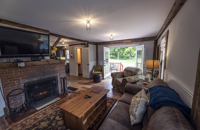 The Inn at Knife Shop Falls - A Historic Waterfront Getaway