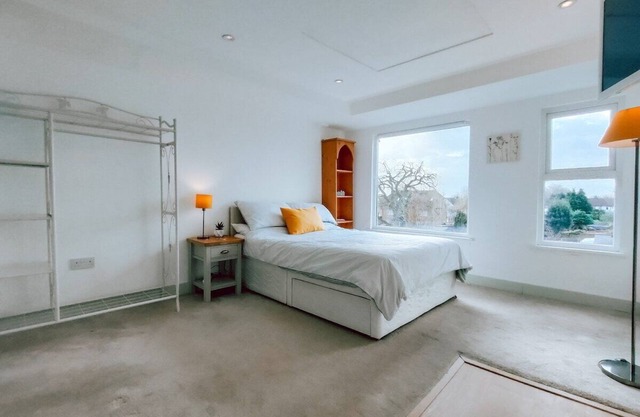 The Isabella Studio by Richmond Park