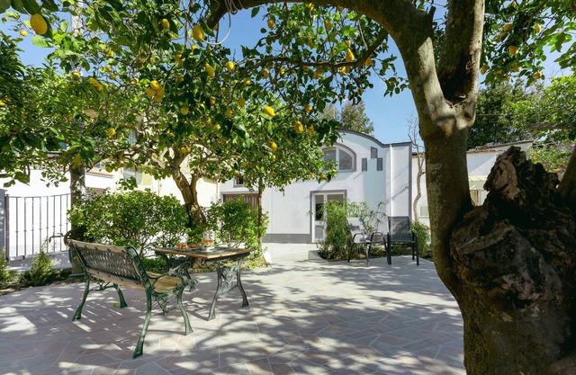 The Jujubes - Home in a Procidan lemon grove