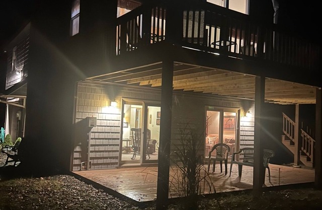 The Knotty Pines Charming 3-bedroom house with AC and WiFi in Lake Harmony