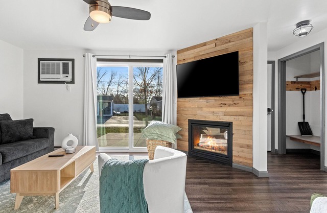 The Lake Retreat at Sunset Cottages #8