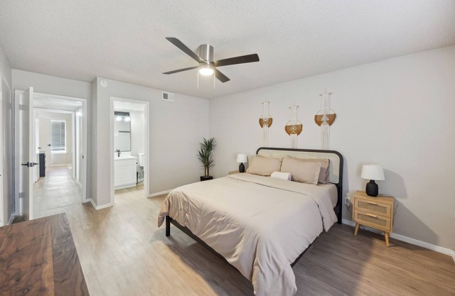 The Landry 174 | Spacious and Cozy 2 Bedroom 2 bth