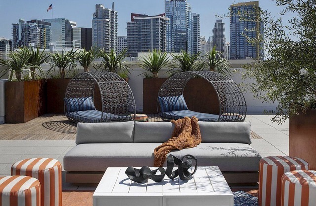 The Lavender – Bright & Cozy 2-Bedroom Apartment with WiFi,GYM & AC