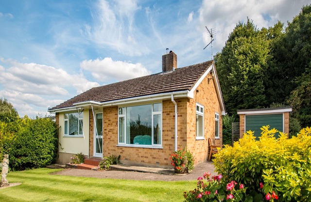 The Lawns, Charlton Marshall nr Blandford. Sleeps 4 & baby