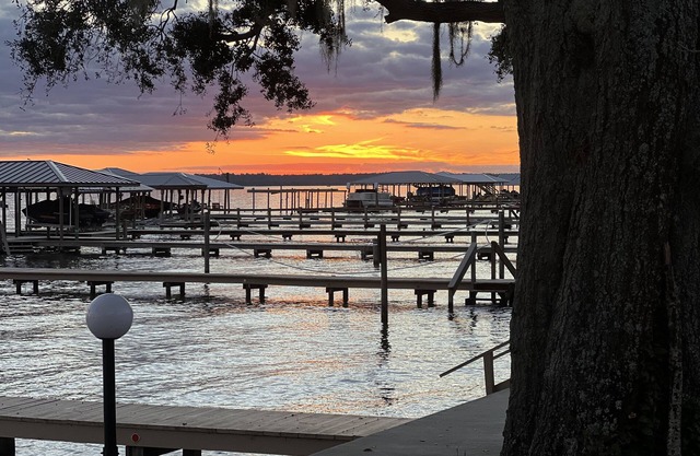 The Legacy Lake Cottage on sought after Lake June in Winter- Recently Renovated!