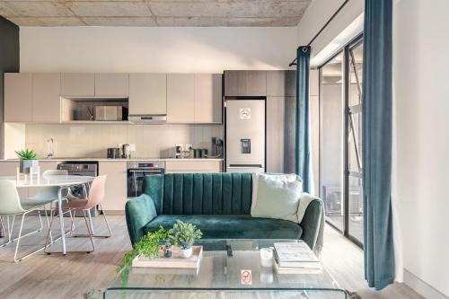 The Lineal City Apartment in heart of Sandton with Backup Water and Power