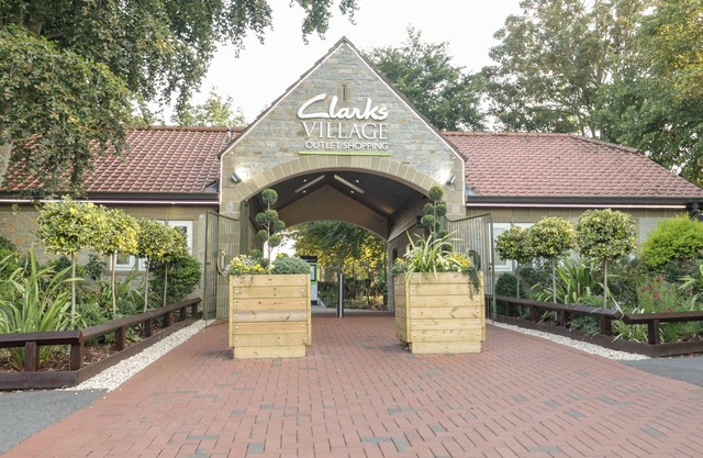 THE LITTLE COTTAGE ANNEXE, pet friendly, with a garden in Glastonbury