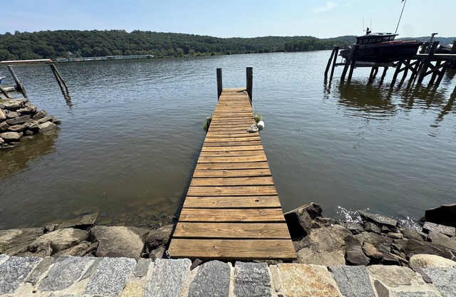 The little cottage on the ct river