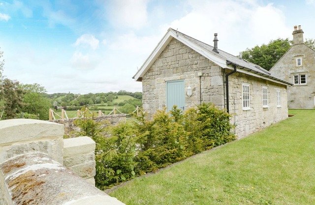 THE LITTLE HOUSE, with a garden in Shaftesbury