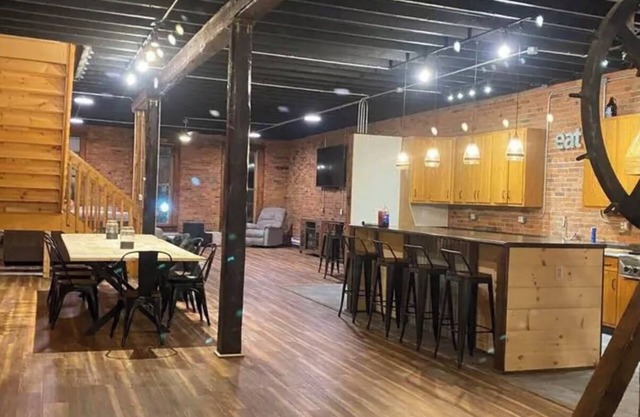 The Loft at 170 Main - Enough Room for Everyone!