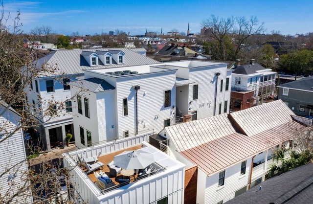 The Madison Compound- Entire Charleston House & Suites w/Private Roof Top Deck